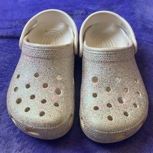 Crocs classic pink glitter clog